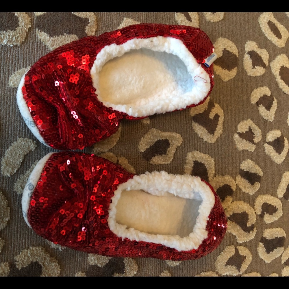 SNOOZIES red sequined slippers size med